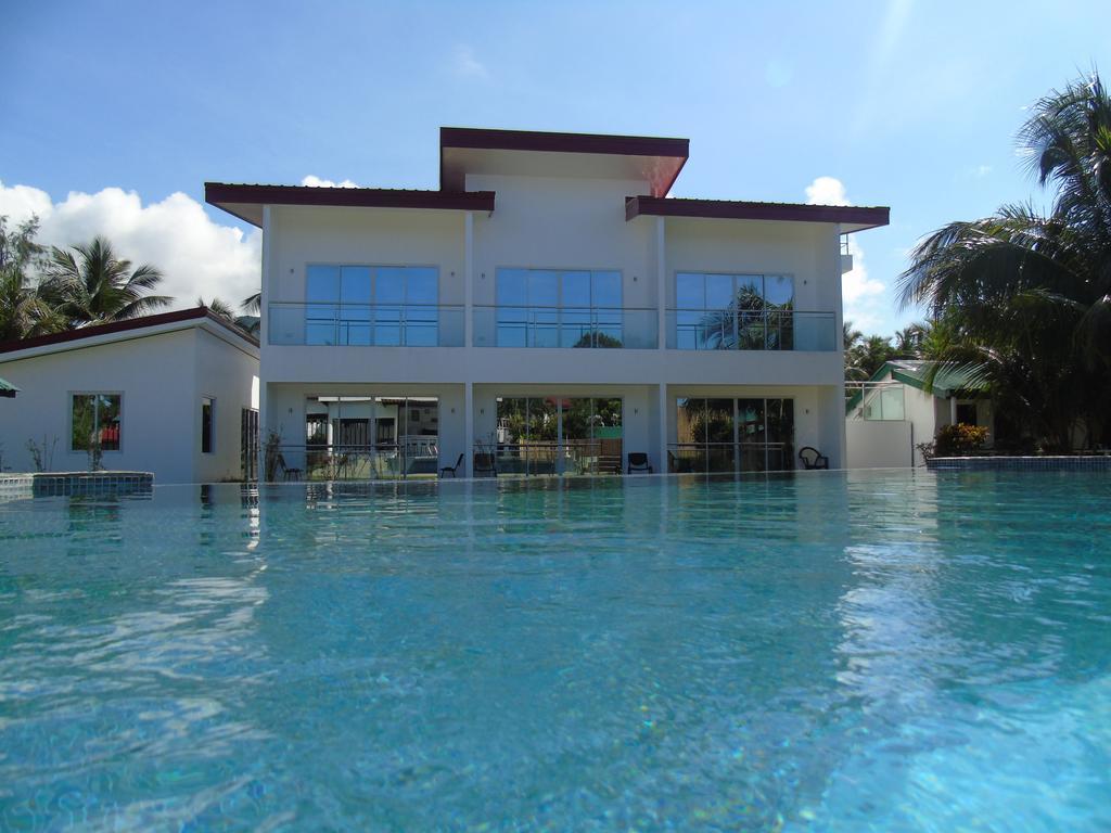 Phaidon Beach Resort Pandan Exterior photo